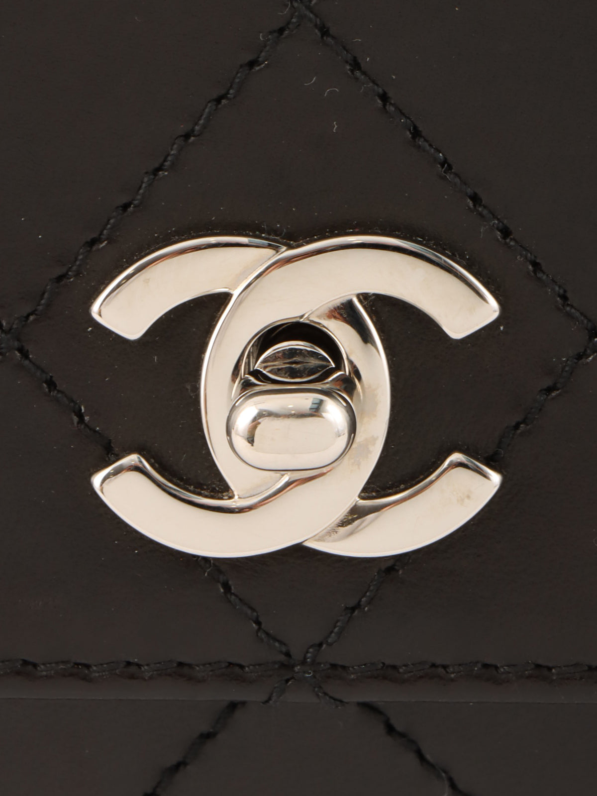1998 Matelasse Stitch CC 旋锁单肩包(黑色)