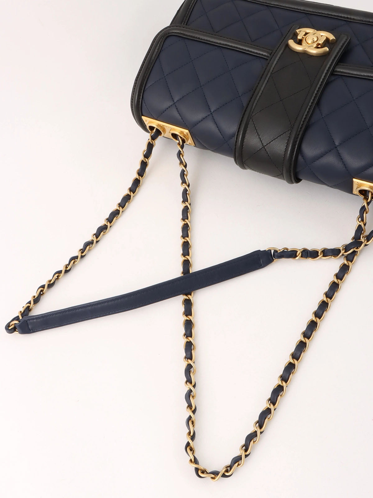 2014 Bicolor CC Mark Chain Shoulder Bag Navy/Black