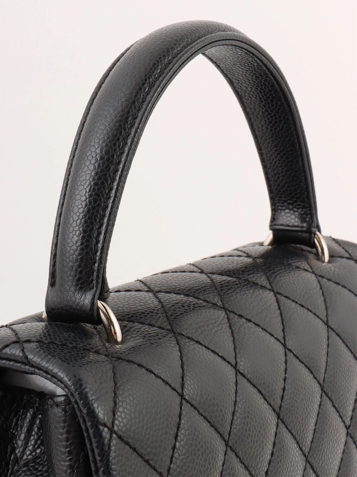 2007 Caviar Skin CC Turnlock Handbag in Black/Silver