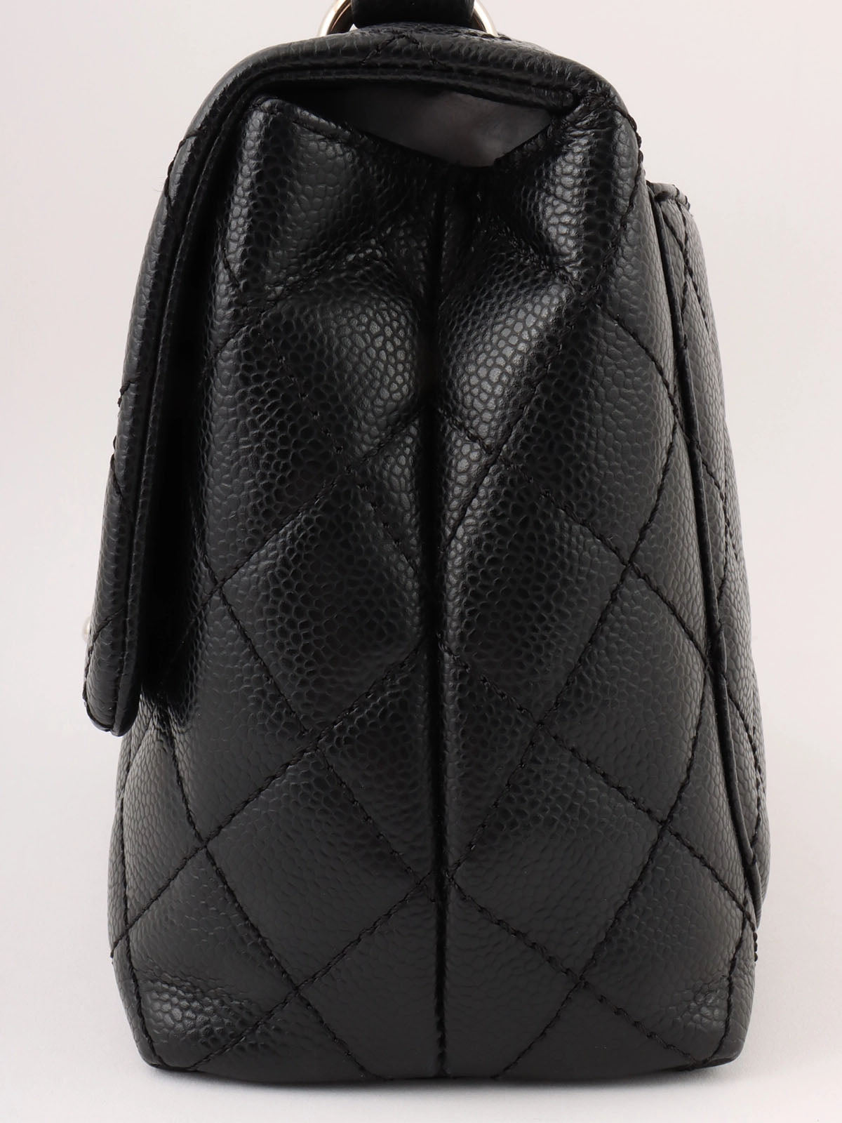 2007 Caviar Skin CC Turnlock Handbag in Black/Silver
