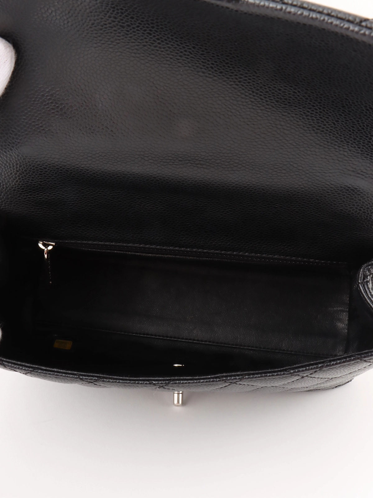 2007 Caviar Skin CC Turnlock Handbag in Black/Silver