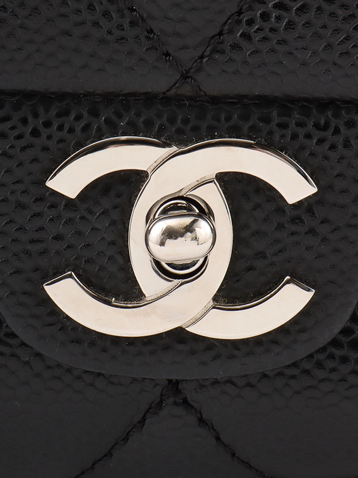 2007 Caviar Skin CC Turnlock Handbag in Black/Silver