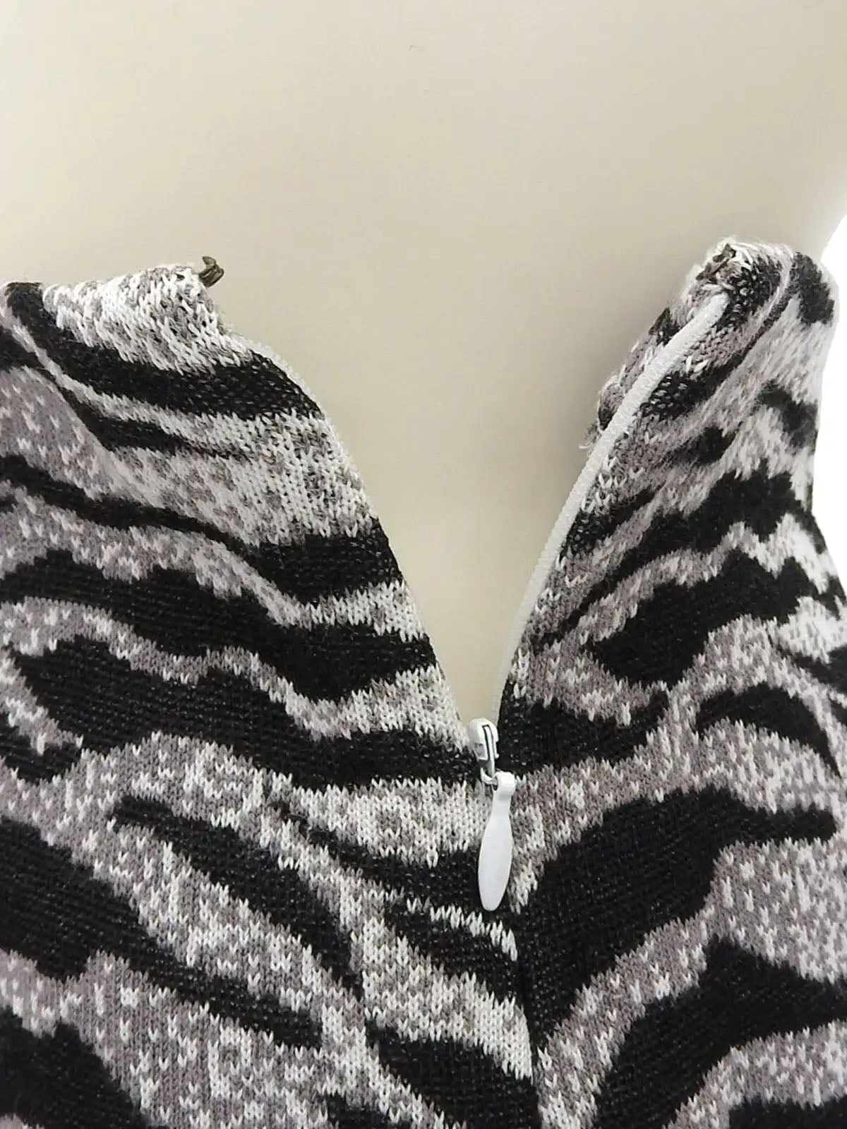 Tiger Pattern Knit Skirt in Gray/Black