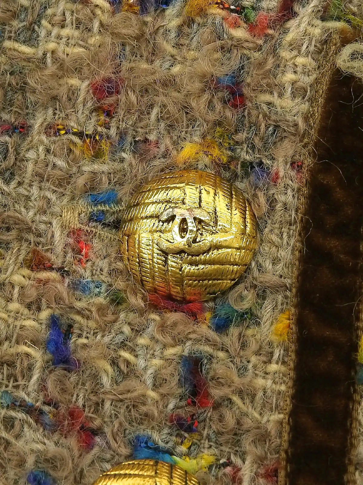 1993 Tweed CC Mark 纽扣套装,棕色/多色
