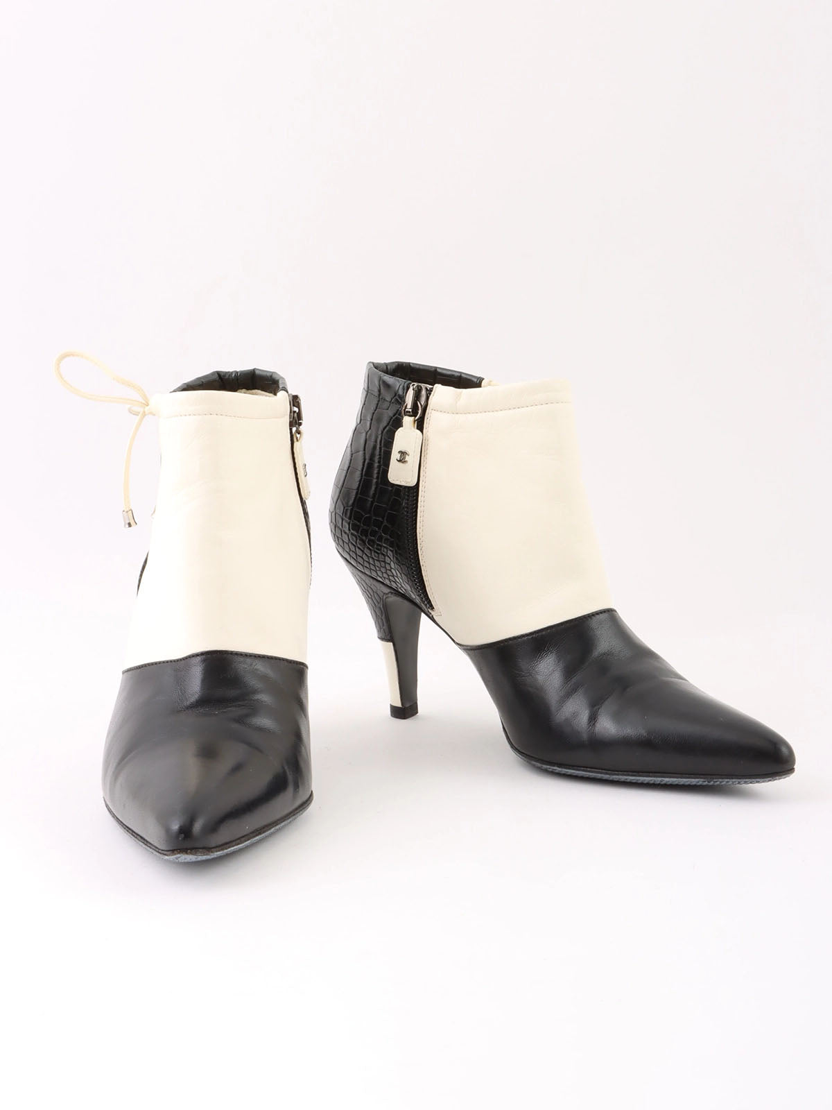 Two-tone Crocodile Embossed CC Mark Zip-Up Booties Black/White