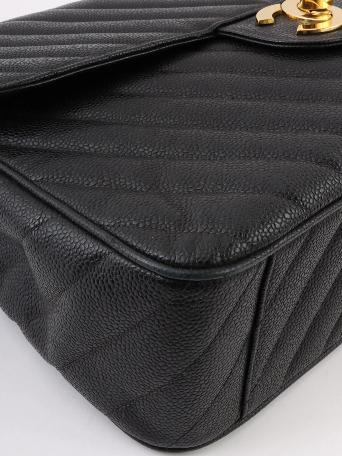 1992 Caviar Skin Chevron CC 旋转锁链大号黑色包
