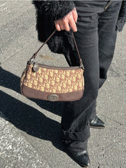 Trotter 图案徽标牌单肩包 棕色