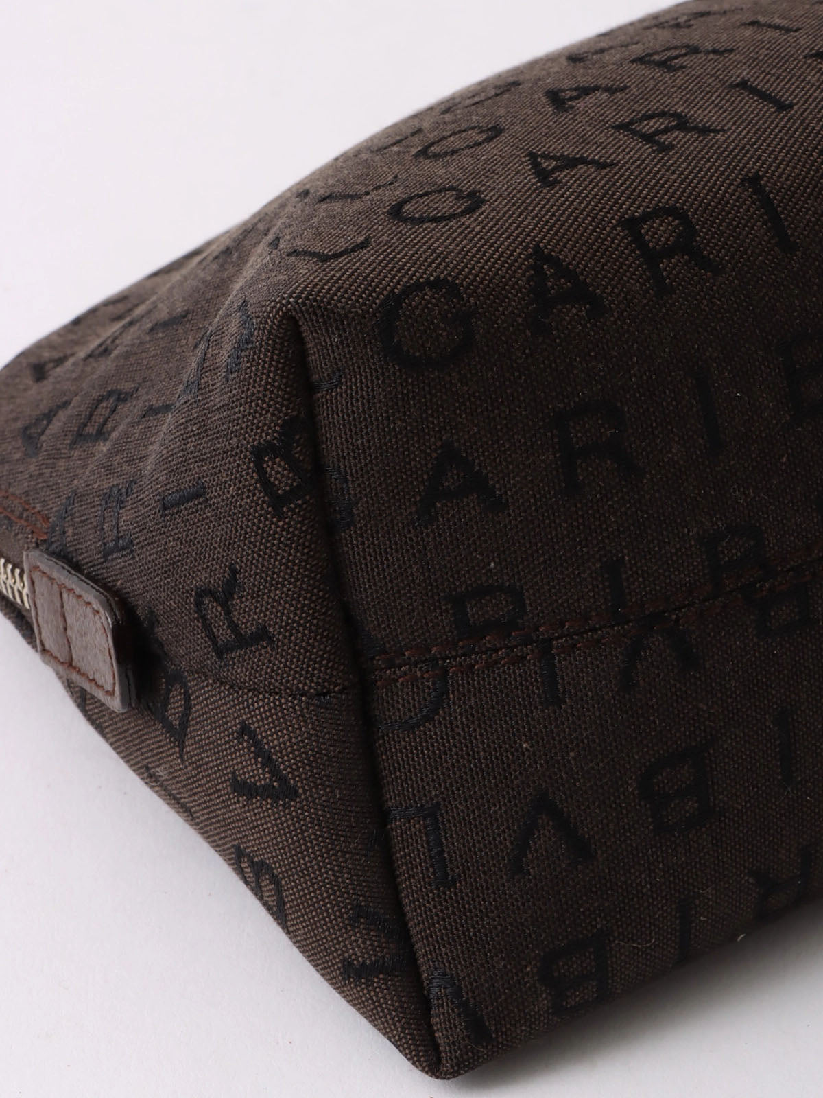 Logomania 手拿包 深棕色