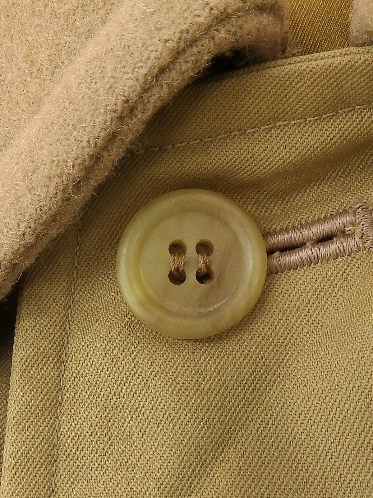 Nova 米色格纹衬里圆领大衣