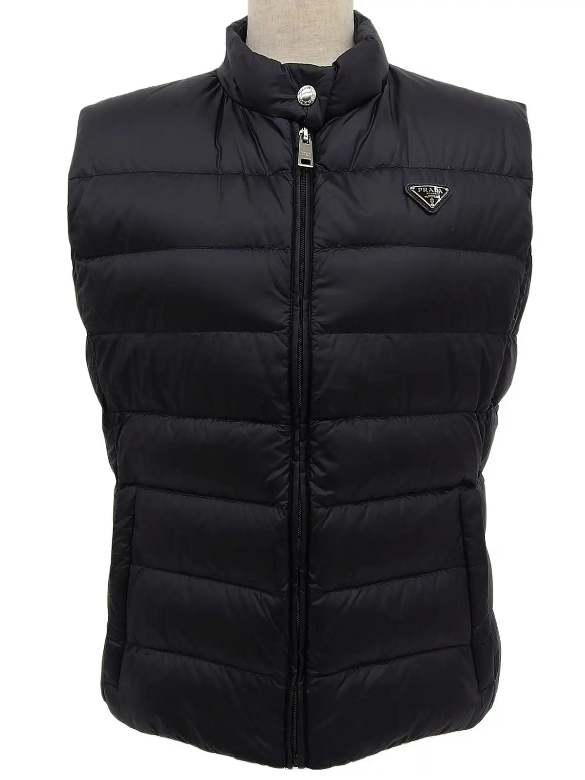 Logo Plate Down Vest Black