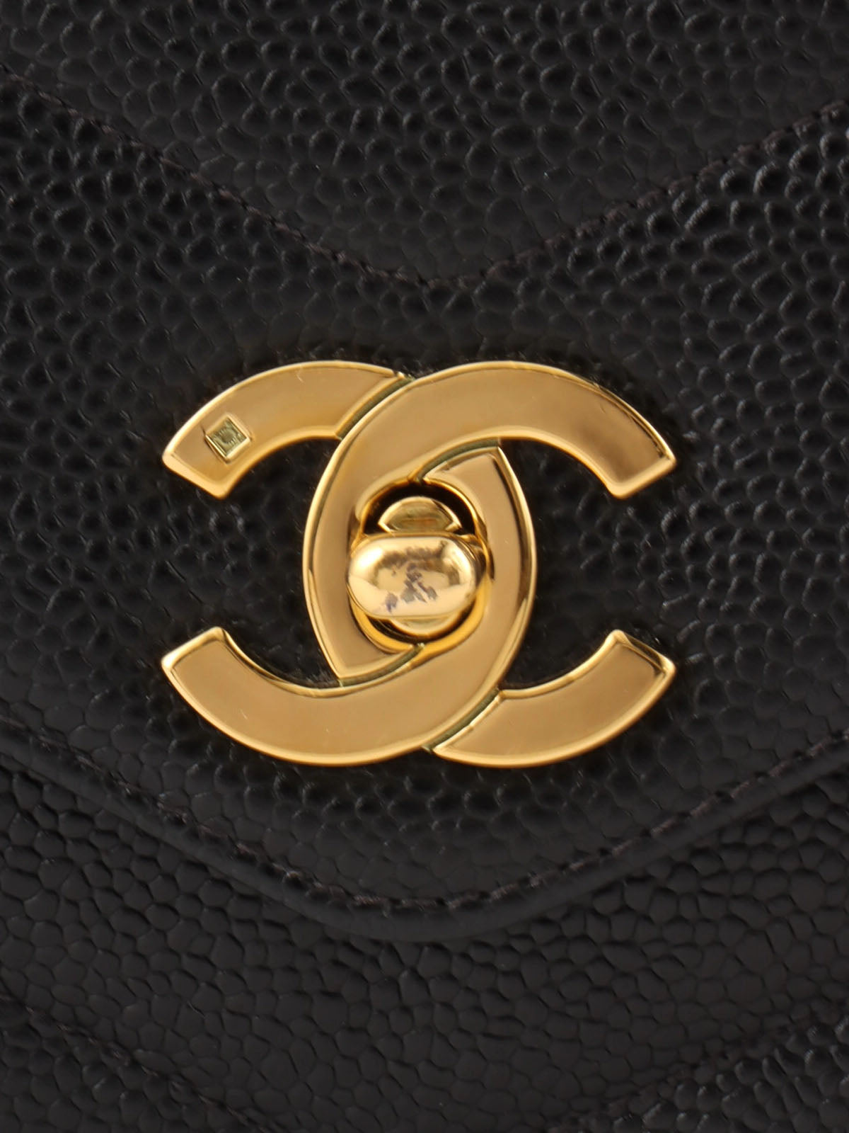 1995 Caviar Skin V-Stitch CC Turnlock Shoulder Bag in Black