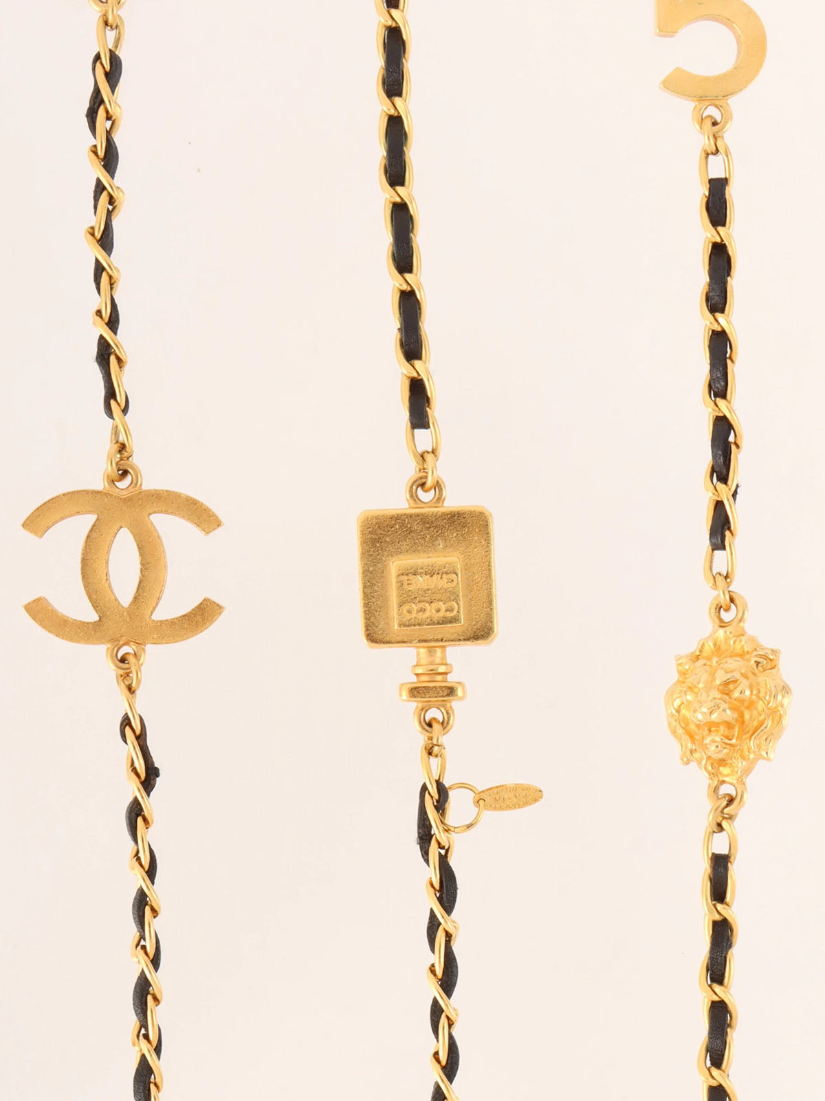 1995 Multi-Motif Chain Long Necklace Gold/Black