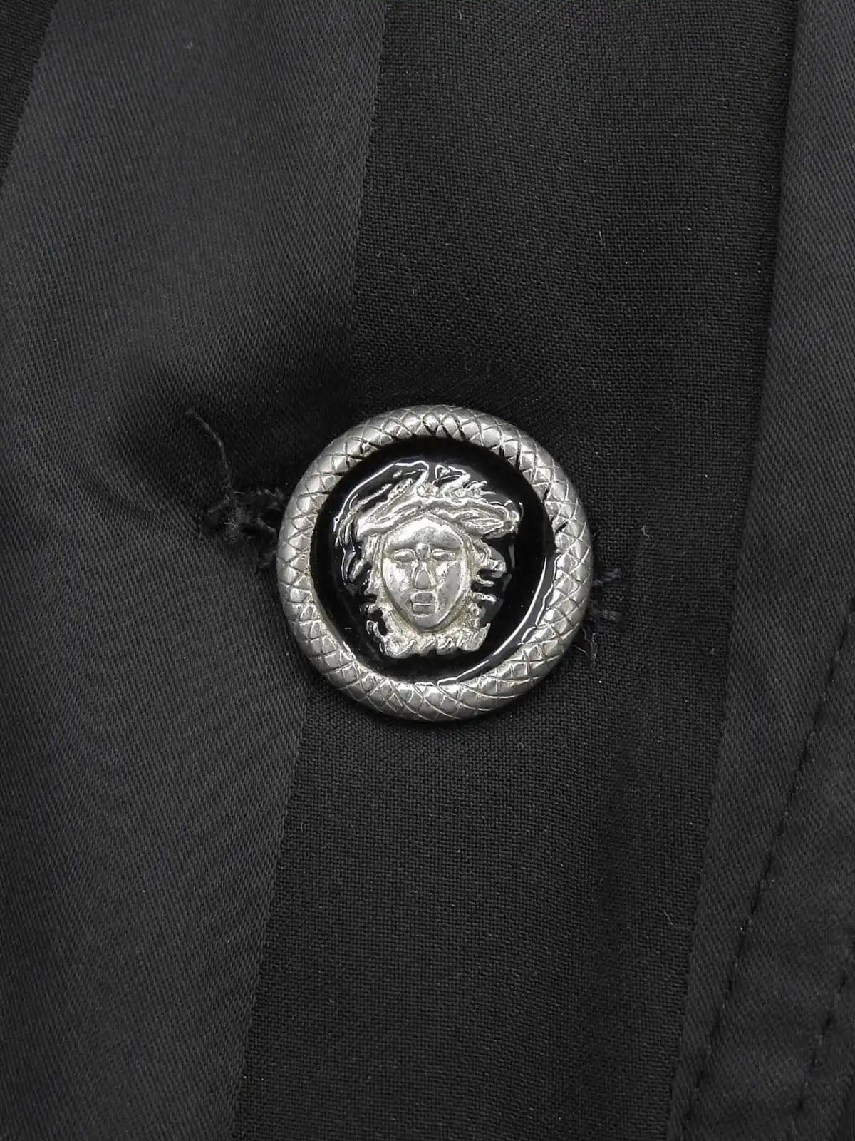 黑色条纹美杜莎纽扣套装