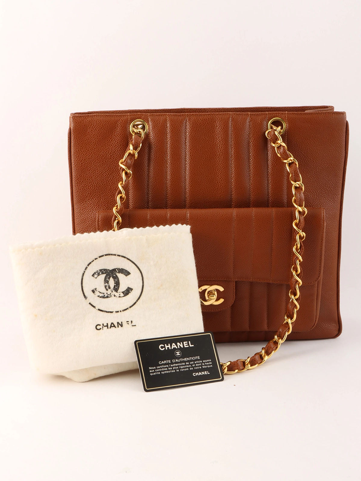 1992 Mademoiselle Caviar Skin Stitch CC 旋锁链条托特包(驼色)