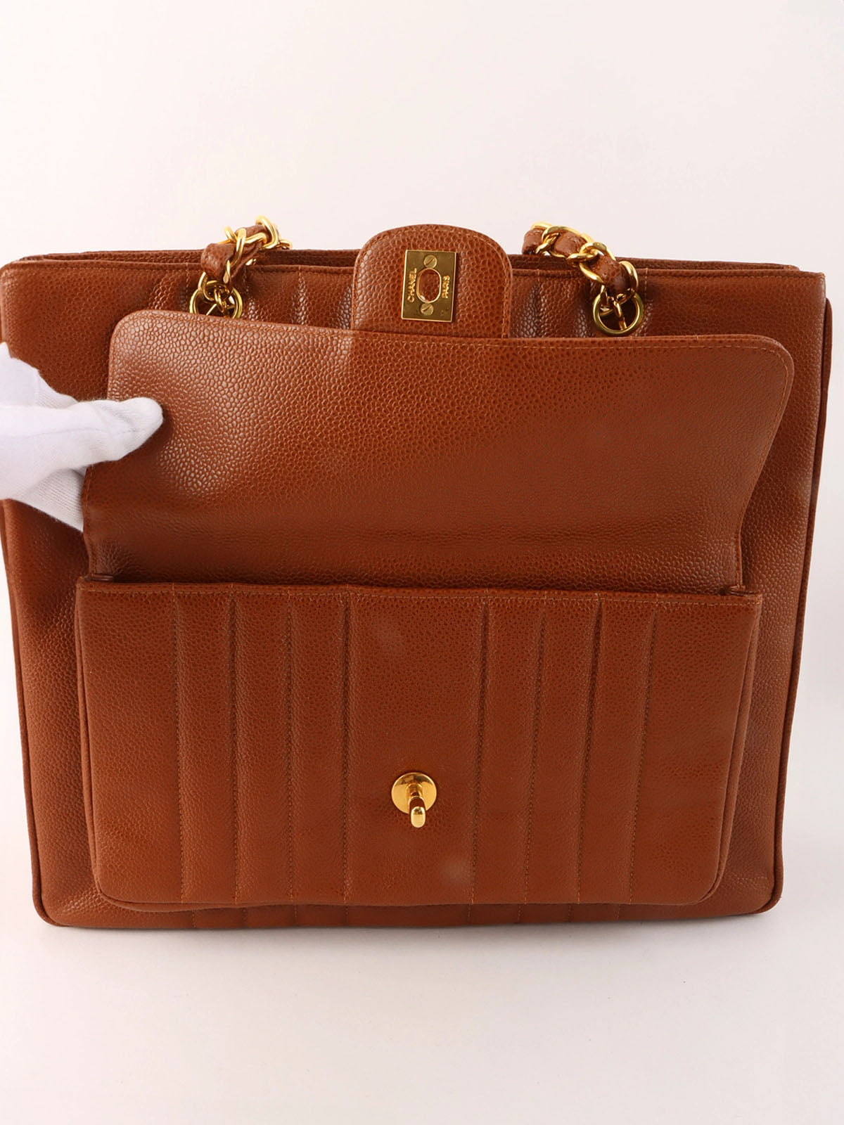 1992 Mademoiselle Caviar Skin Stitch CC 旋锁链条托特包(驼色)