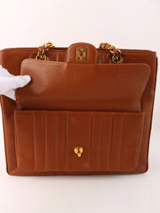 1992 Mademoiselle Caviar Skin Stitch CC 旋锁链条托特包(驼色)