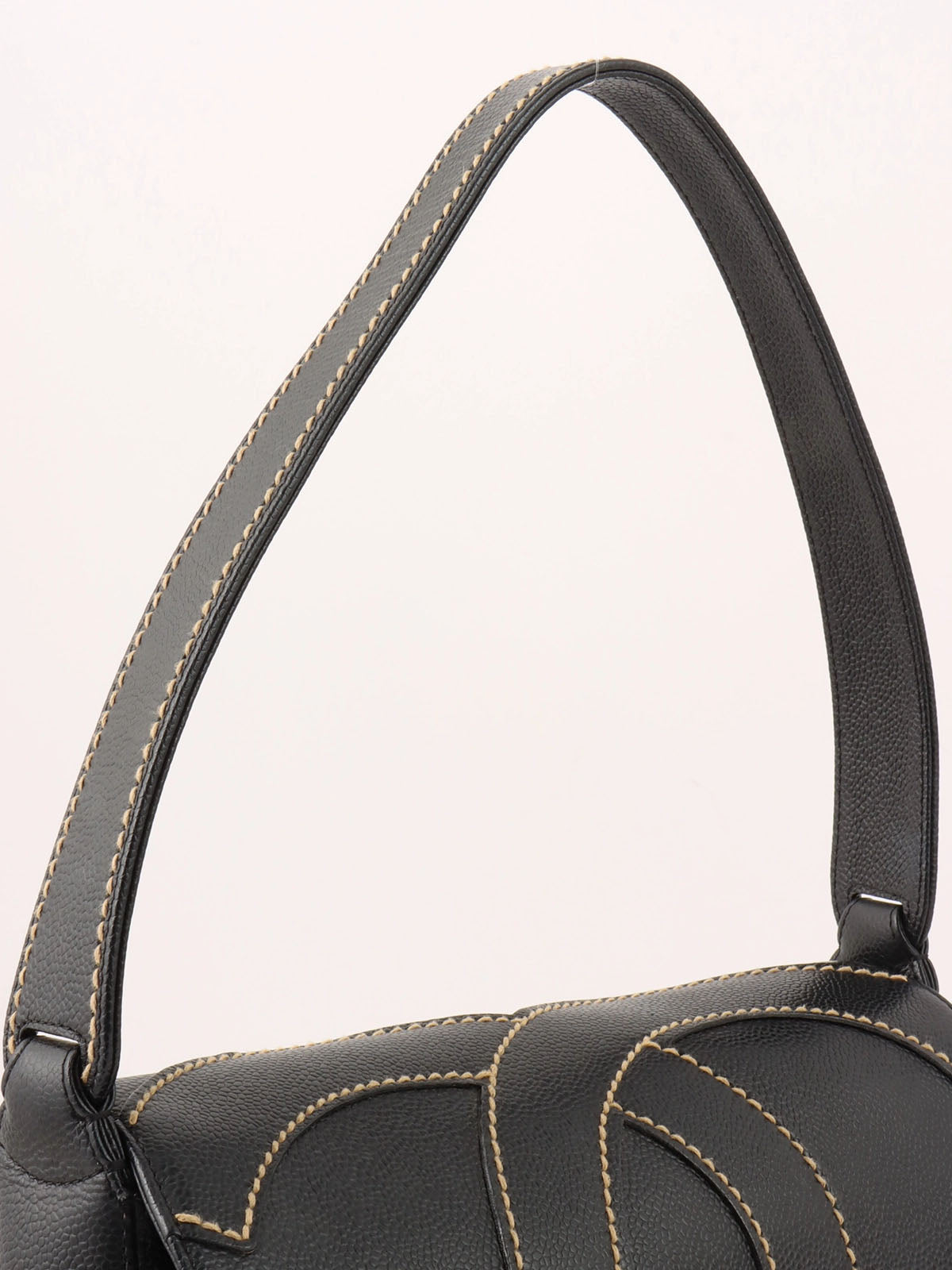 2004 Caviar Skin Wild Stitch CC Mark 单肩包 黑色