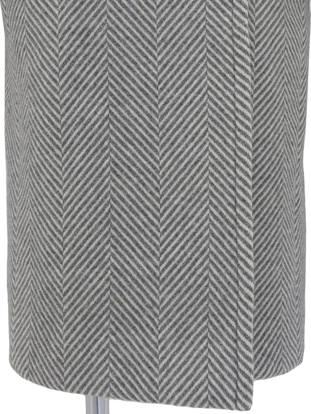 Herringbone pattern double-breasted long coat in gray/white