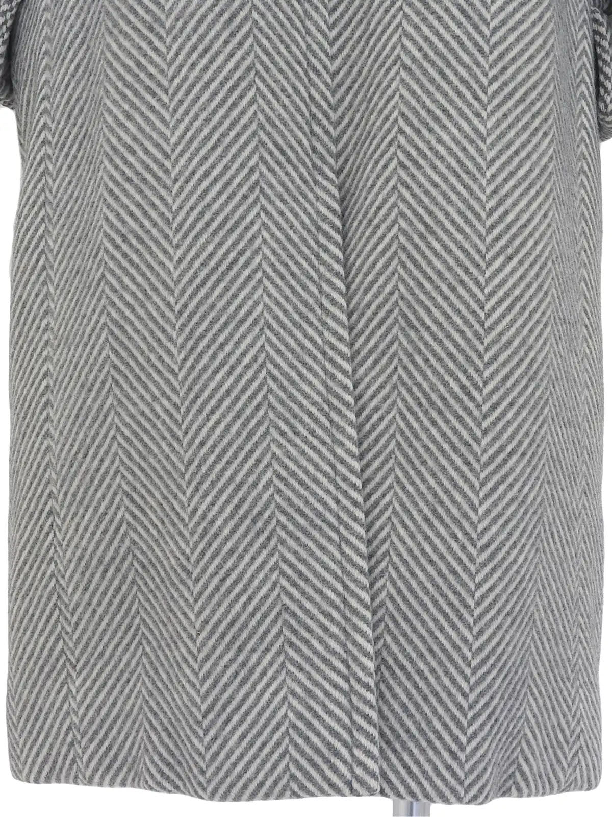 Herringbone pattern double-breasted long coat in gray/white