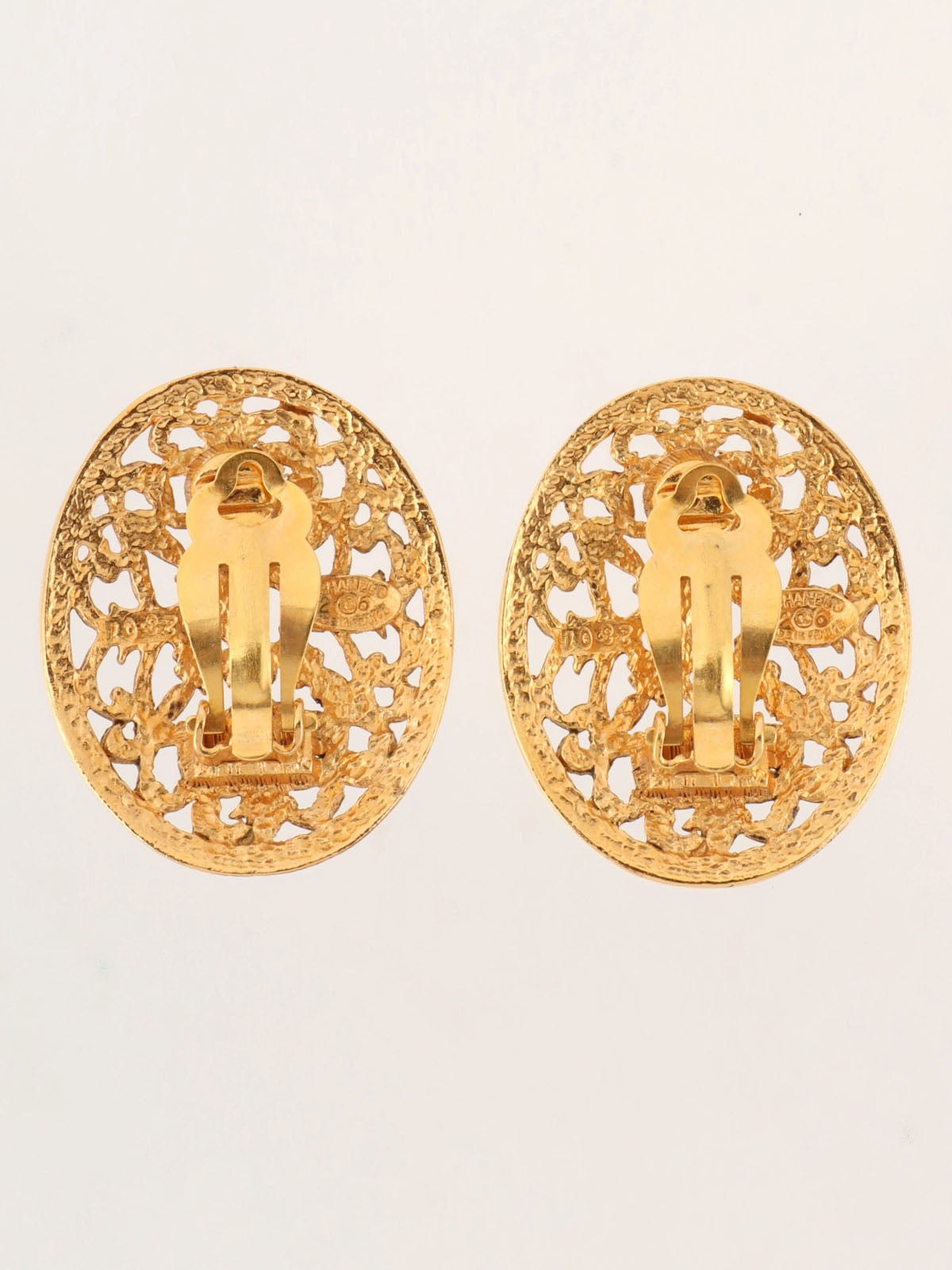 1991 Oval Cutout Design CC Mark Earrings Gold