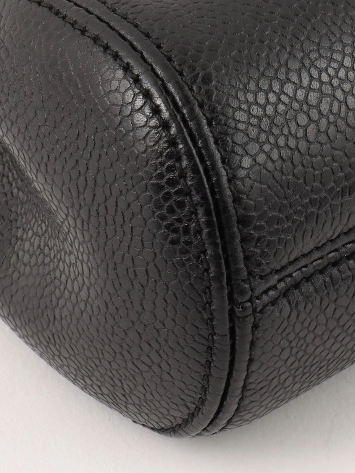 1998 Caviar Skin CC Mark Stitch 黑色迷你链条单肩包