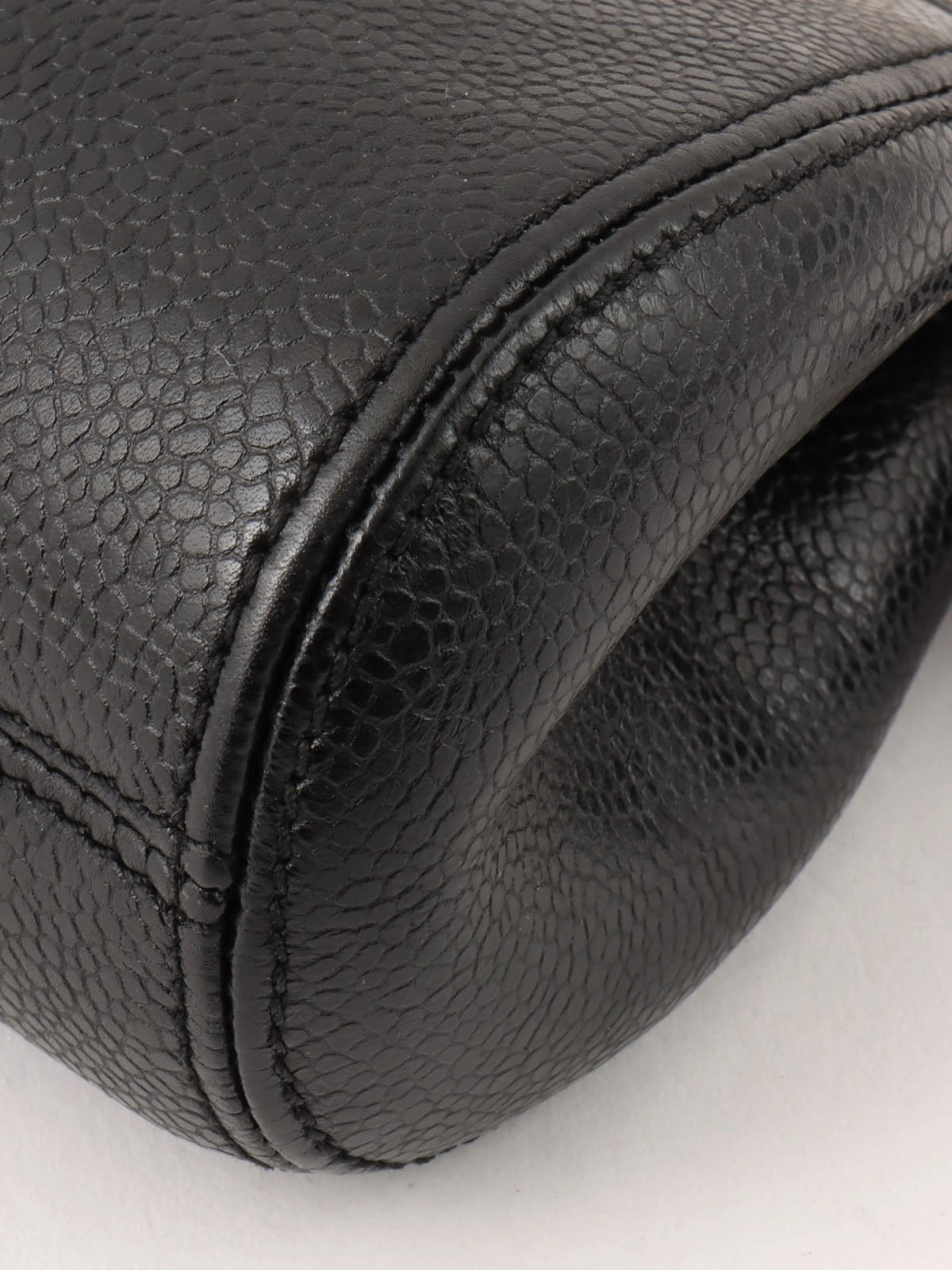 1998 Caviar Skin CC Mark Stitch 黑色迷你链条单肩包