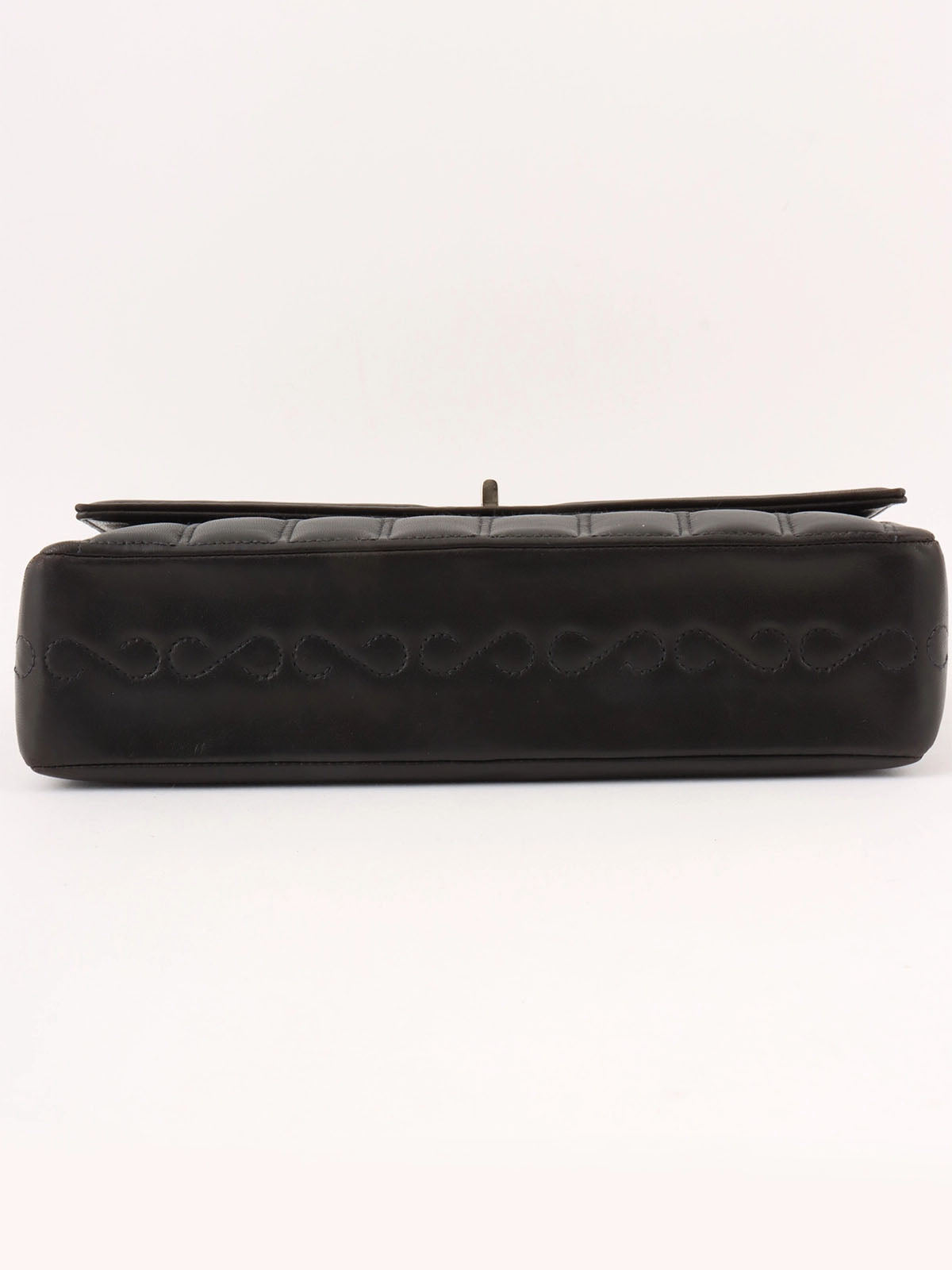 2000 Chocolate Bar 2.55cc Mark Chain Bag, Black
