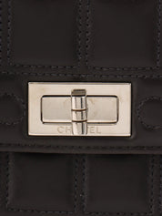 2000 Chocolate Bar 2.55cc Mark Chain Bag, Black