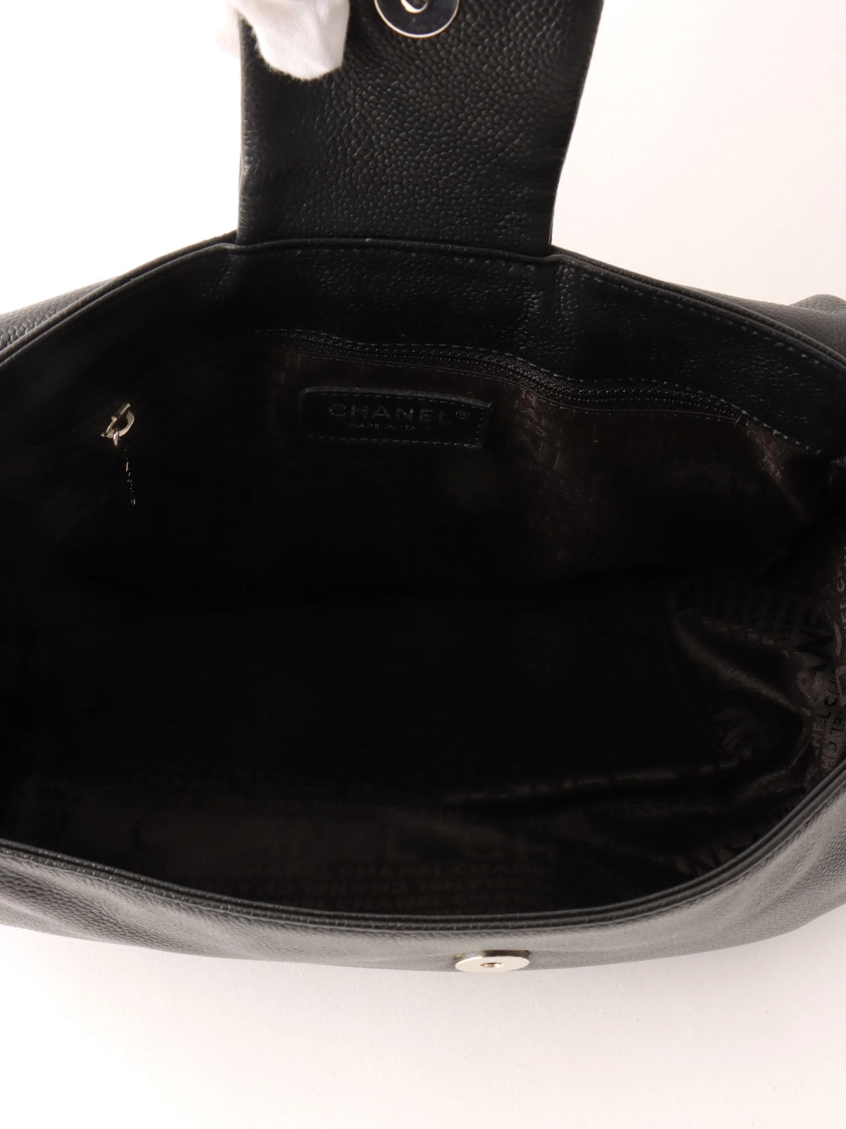 2004 CC mark punched chain shoulder bag black