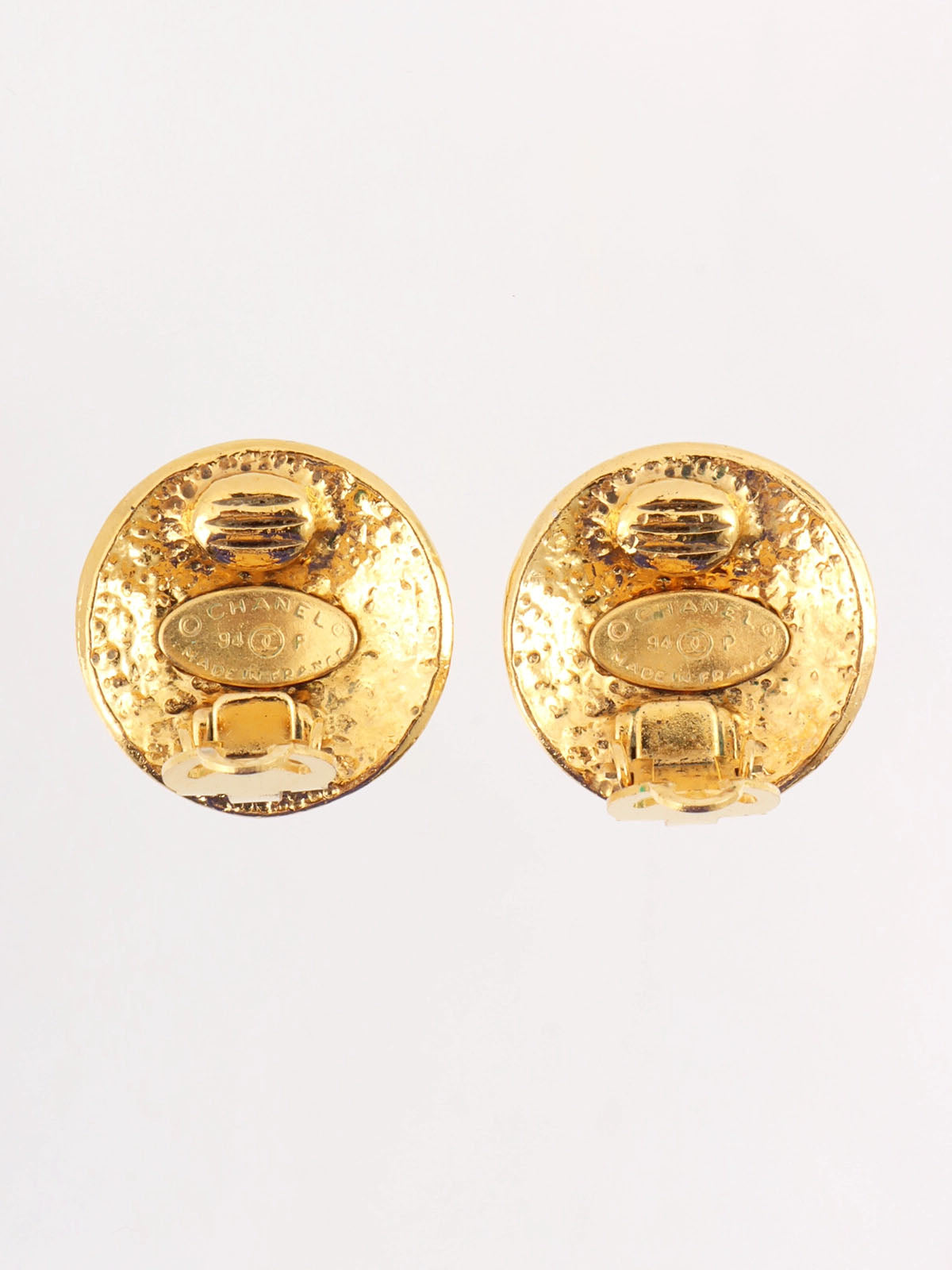 1994年圆形CC标志耳环金