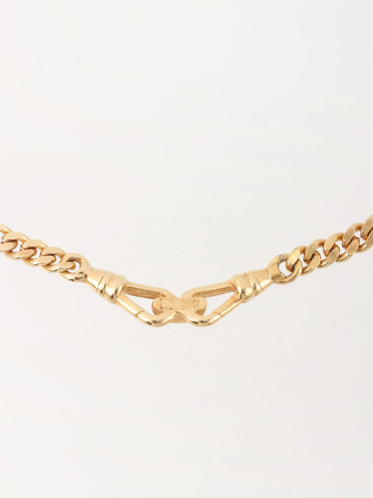 Hook Motif Chain Necklace Gold