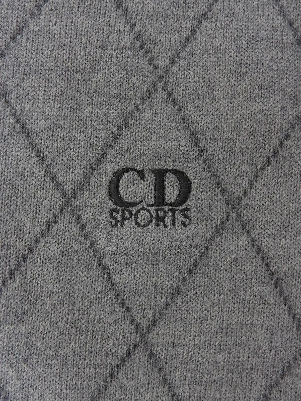 Diamond Pattern Logo Embroidered Knit Sweater in Gray