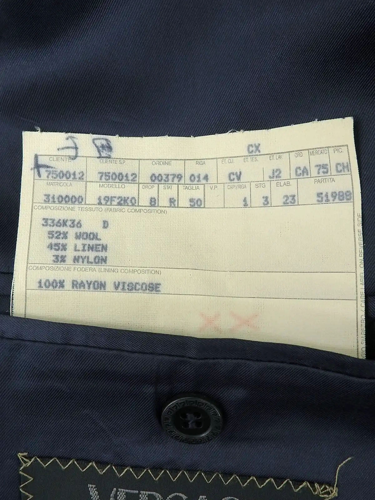 海军蓝格纹徽标纽扣夹克