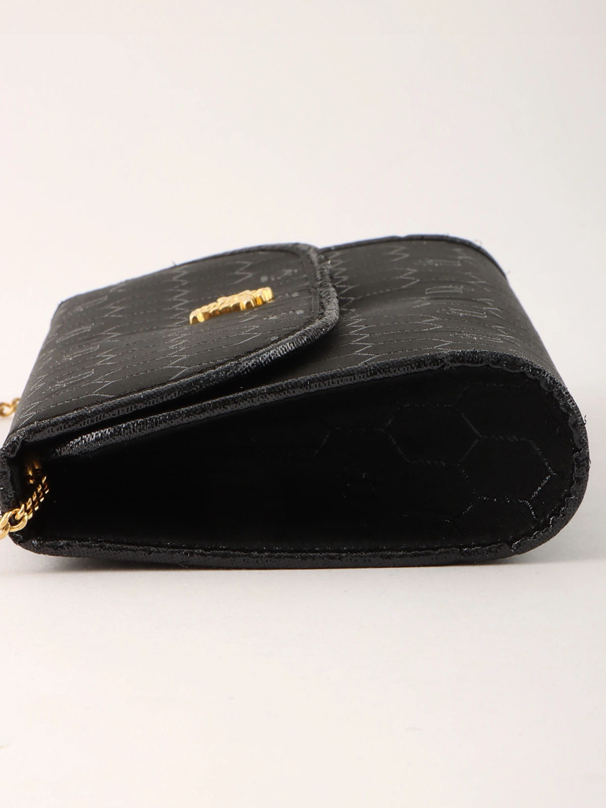 Honeycomb Pattern Logo Plate Chain Bag in Black
