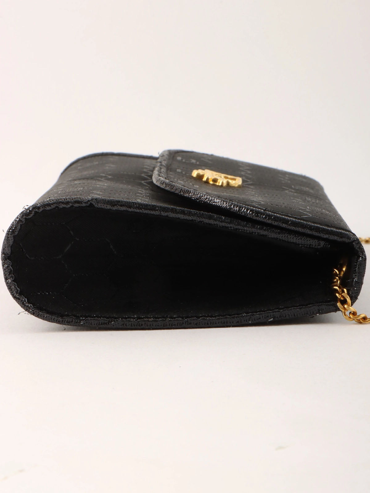 Honeycomb Pattern Logo Plate Chain Bag in Black