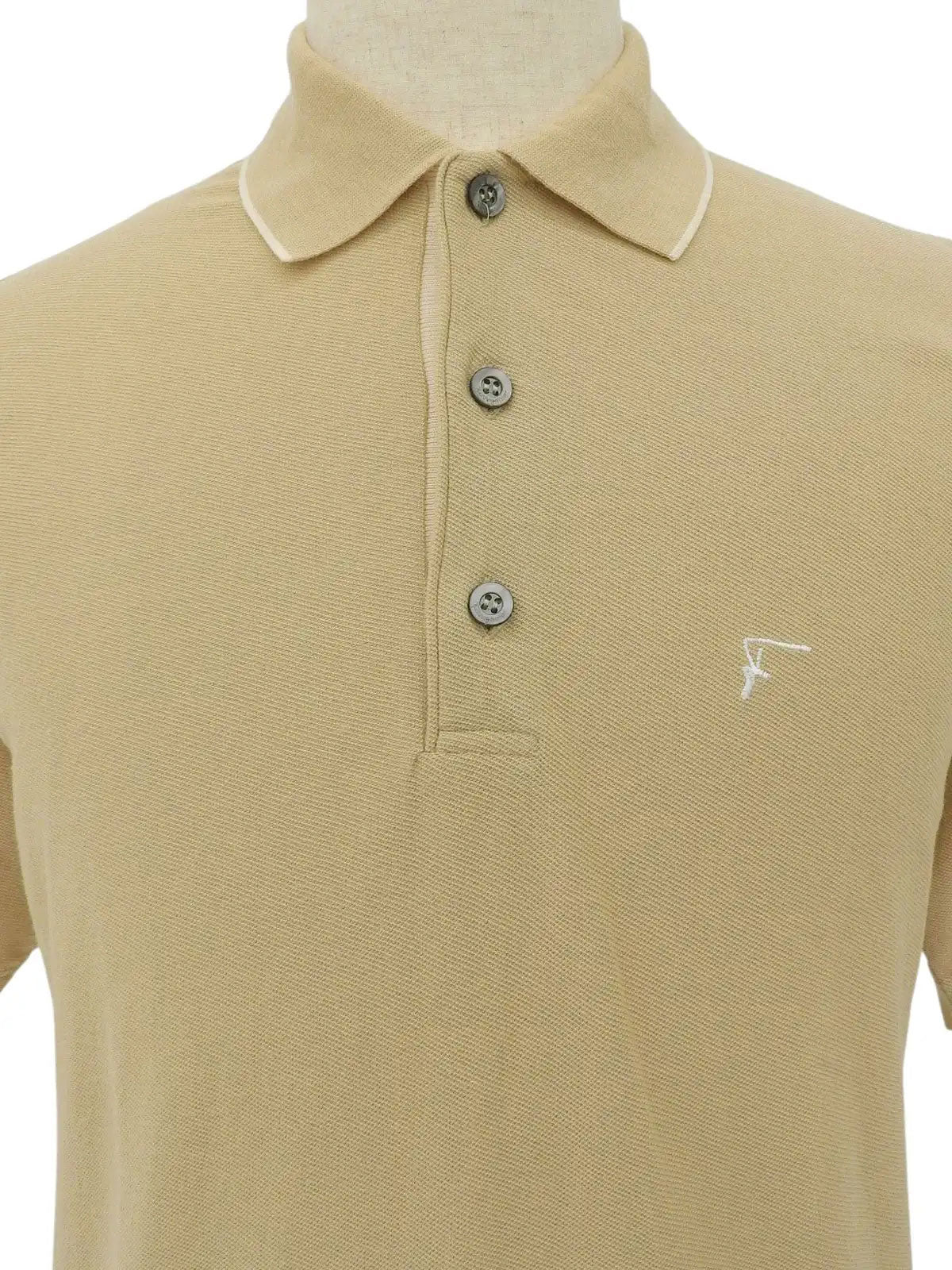 米色刺绣徽标 Polo 衫