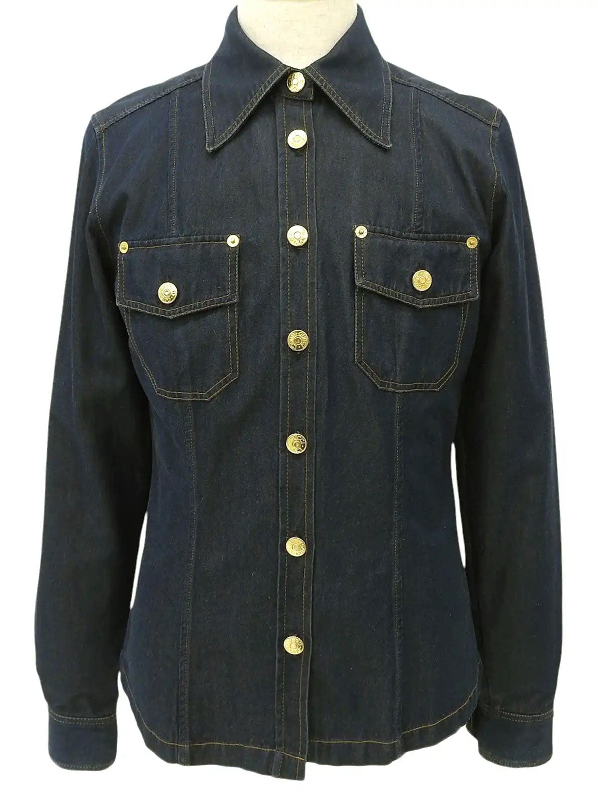 靛蓝色徽标纽扣牛仔衬衫