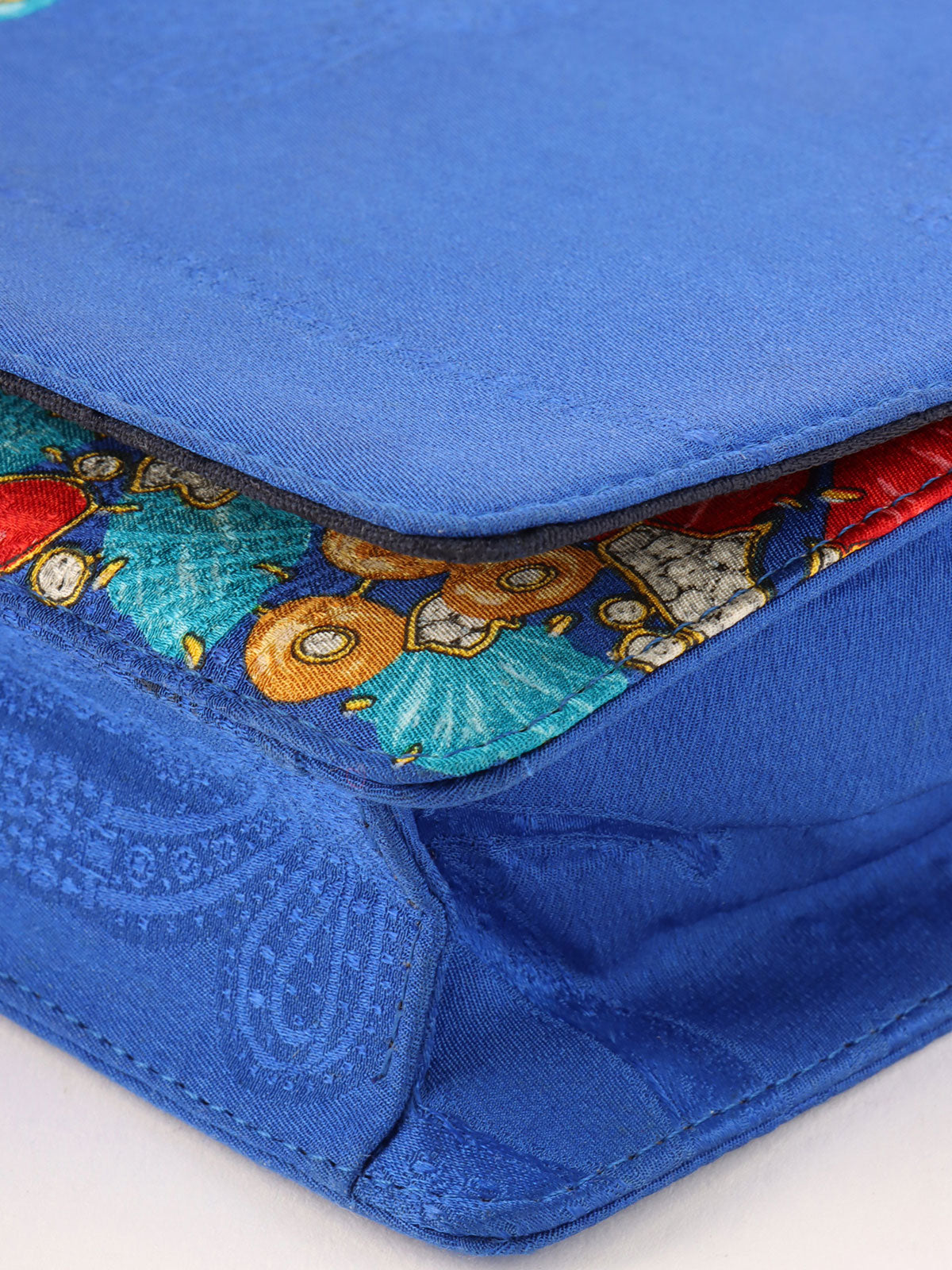 蓝色/多色缎面宝石图案徽标牌链条包