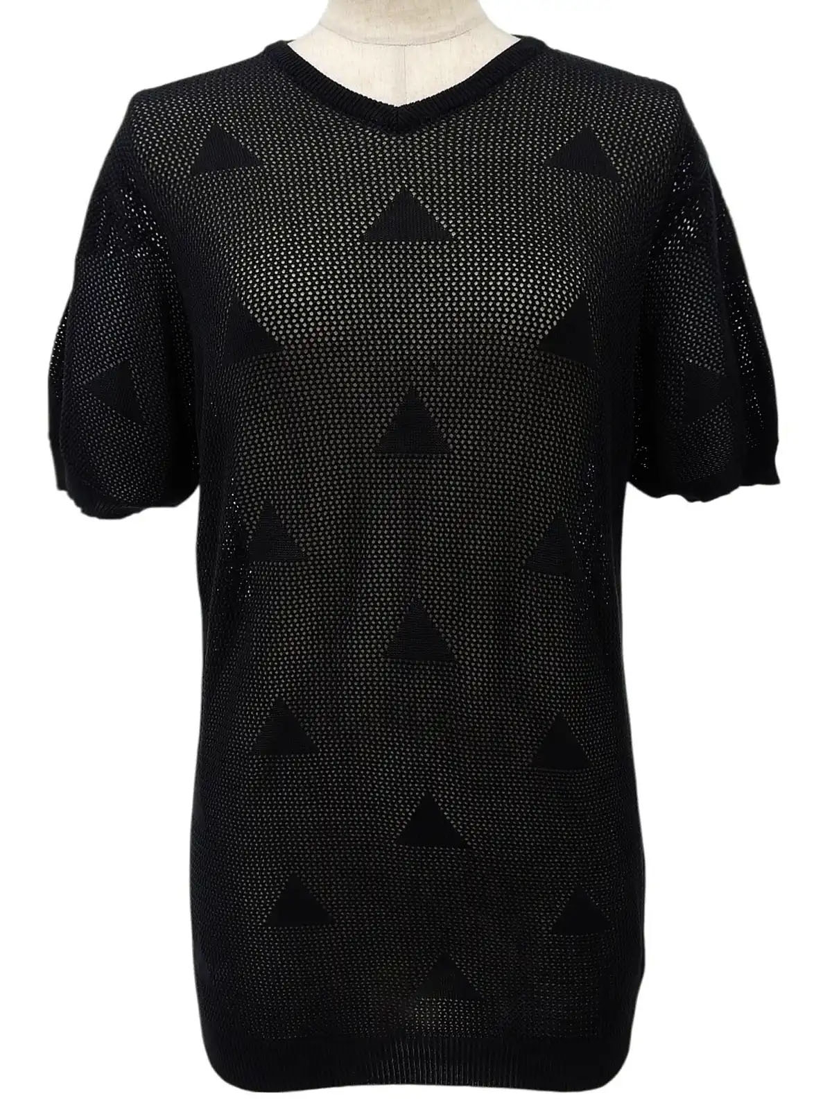 黑色网格三角形图案上衣