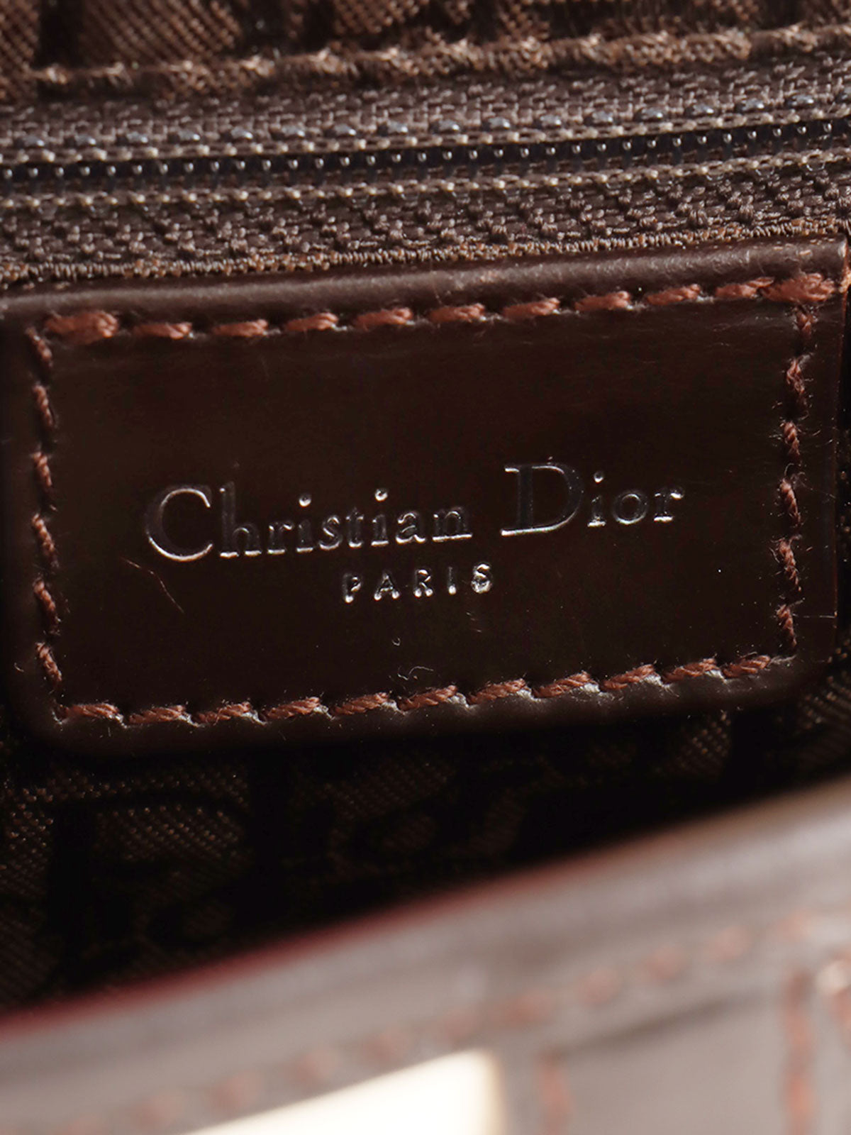 粉色、绿色和白色佩斯利花纹马鞍包