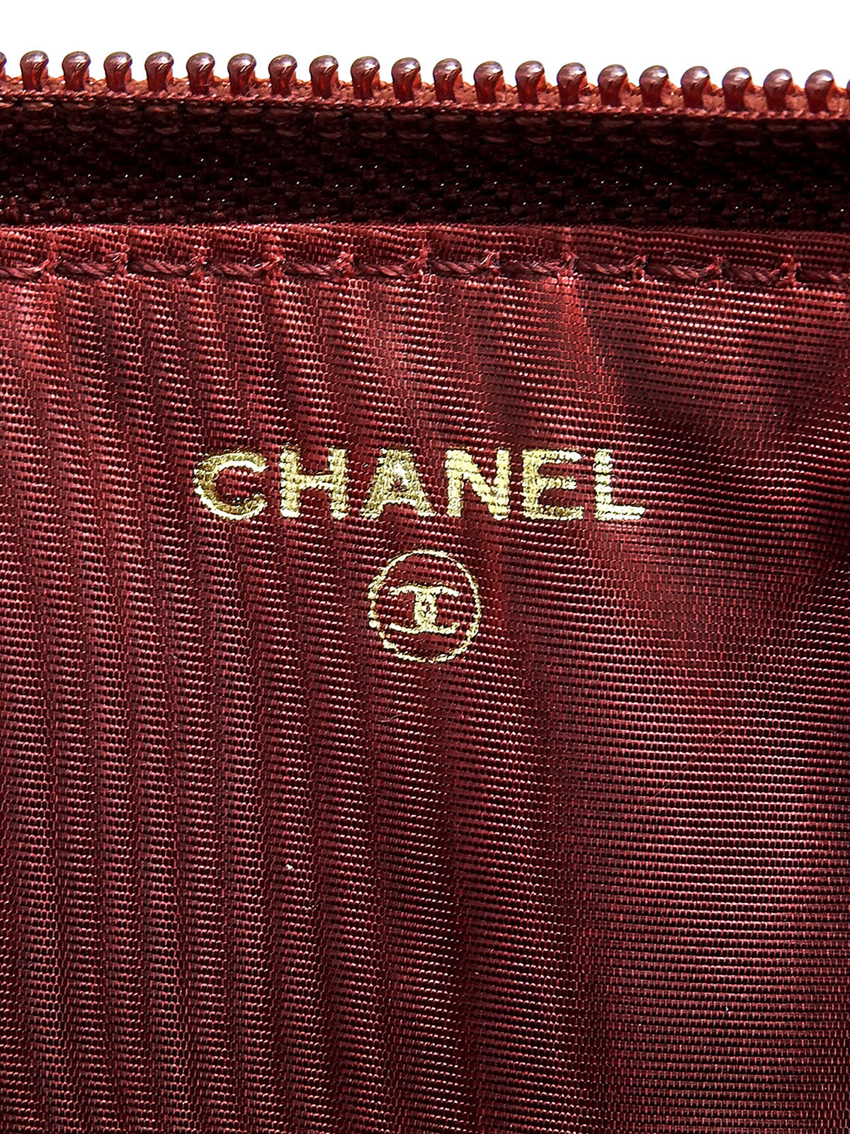 约 2000 年 Caviar Skin CC Mark Stitch Zip 长款钱包,波尔多红