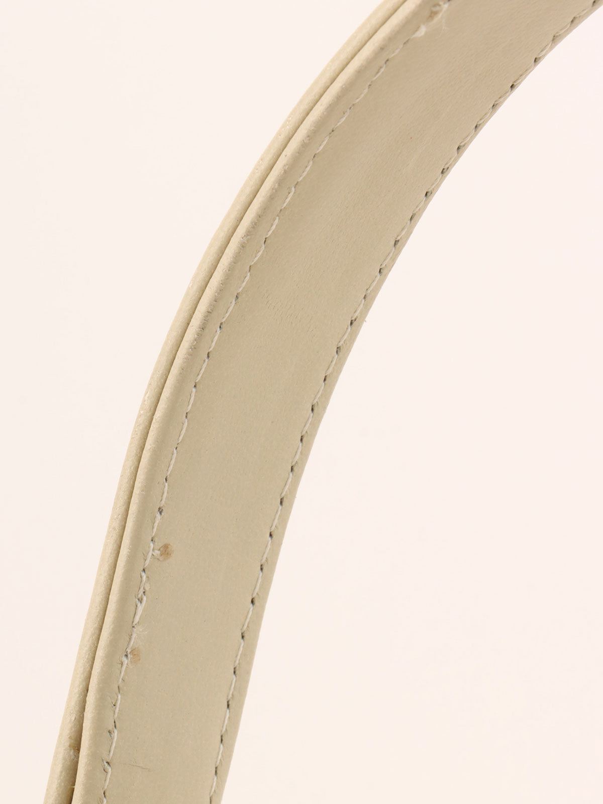 ロゴプレートキルティングハンドバッグ アイボリー