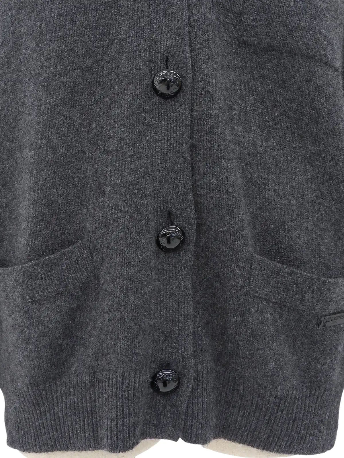 Cashmere logo button cardigan in grey