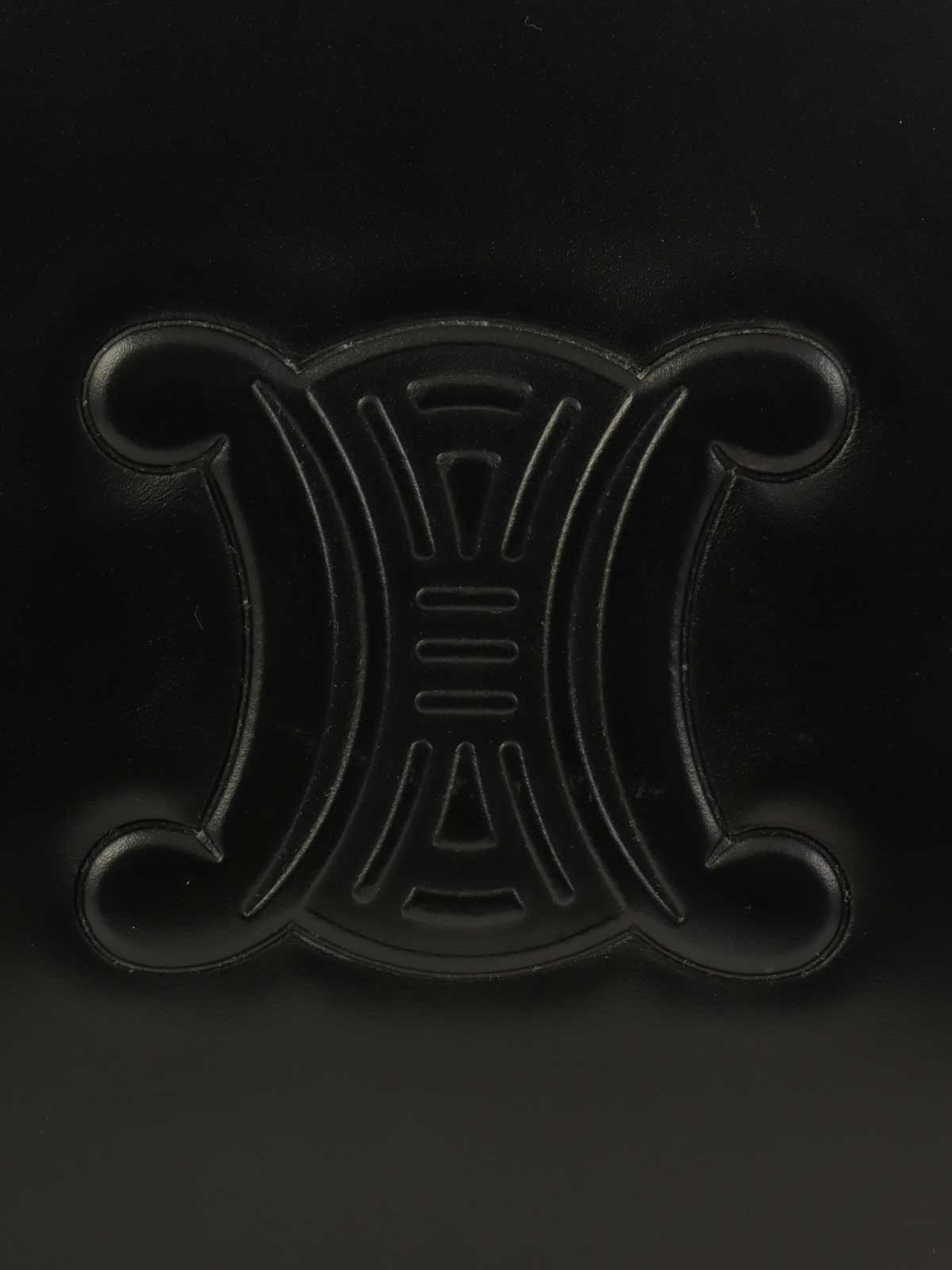 黑色 Macadam 压花波士顿包