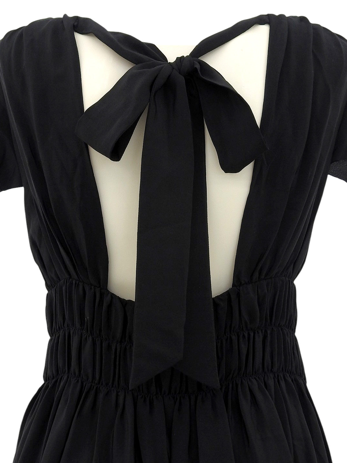 Silk sleeveless dress in black
