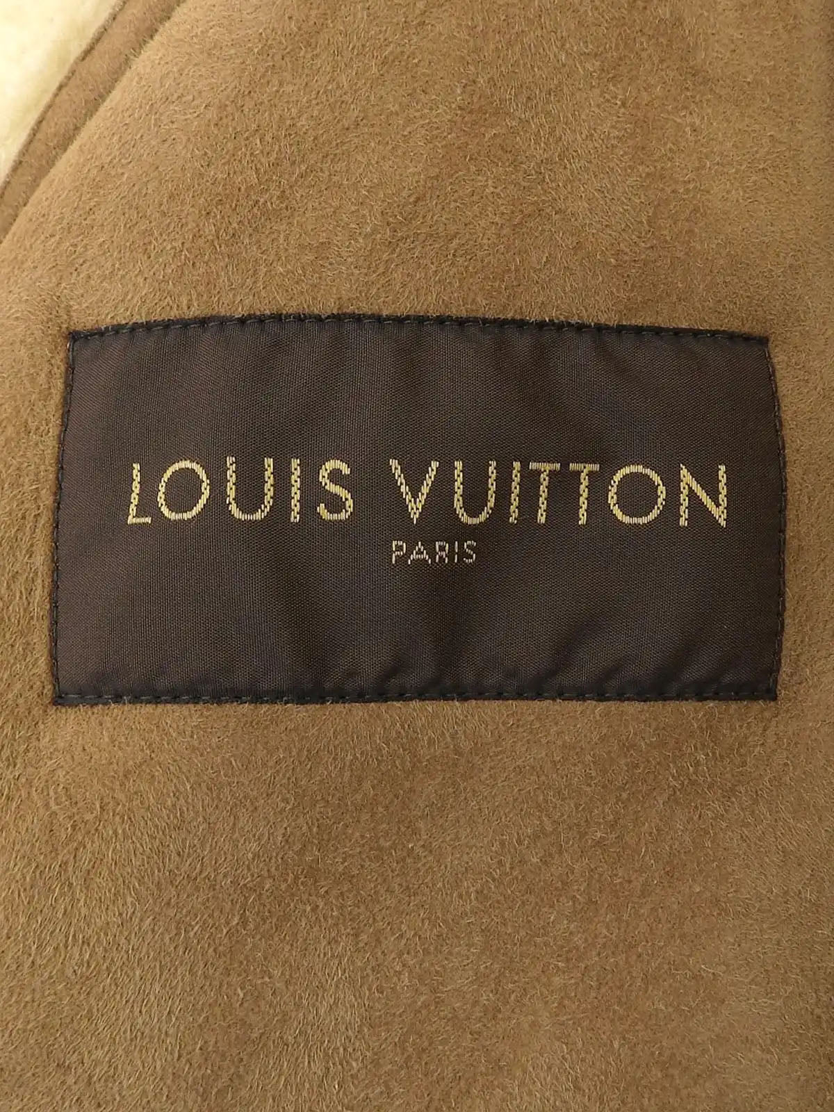 Logo Plate Mouton Jacket in Beige