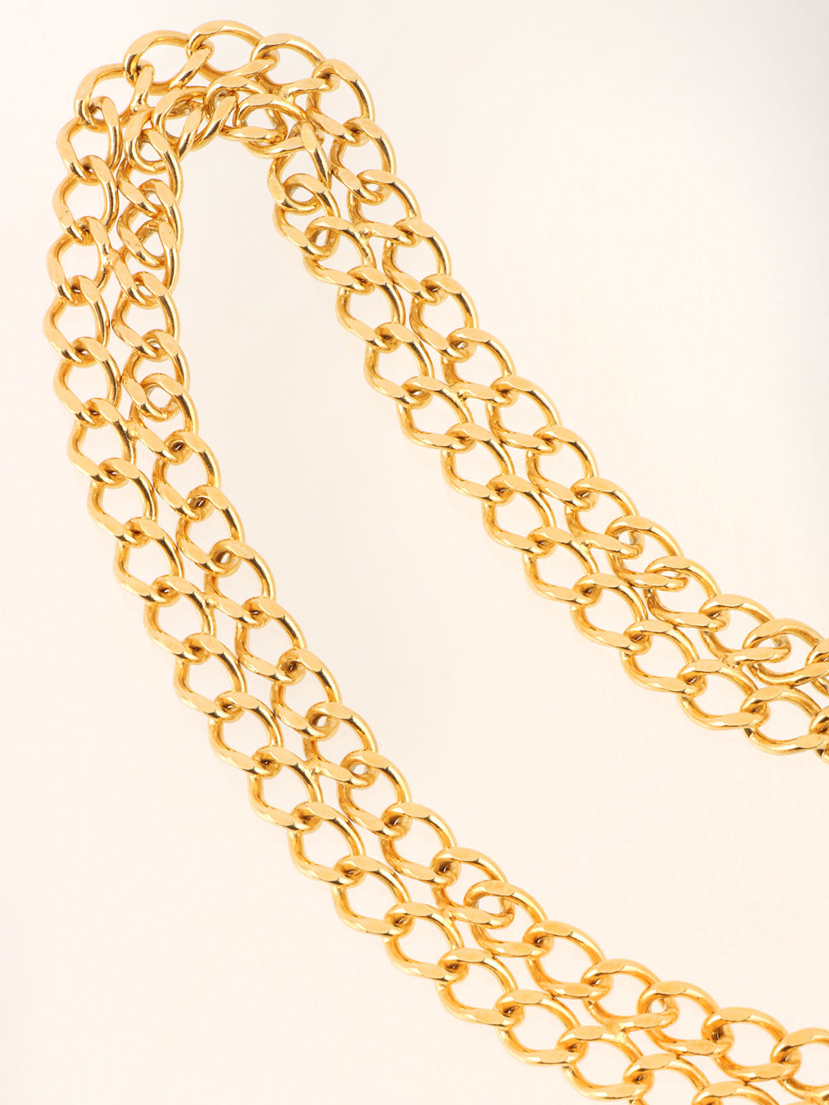 Round CC Mark Plate Chain Belt Gold