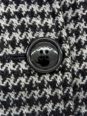 Houndstooth pattern set-up in gray/black