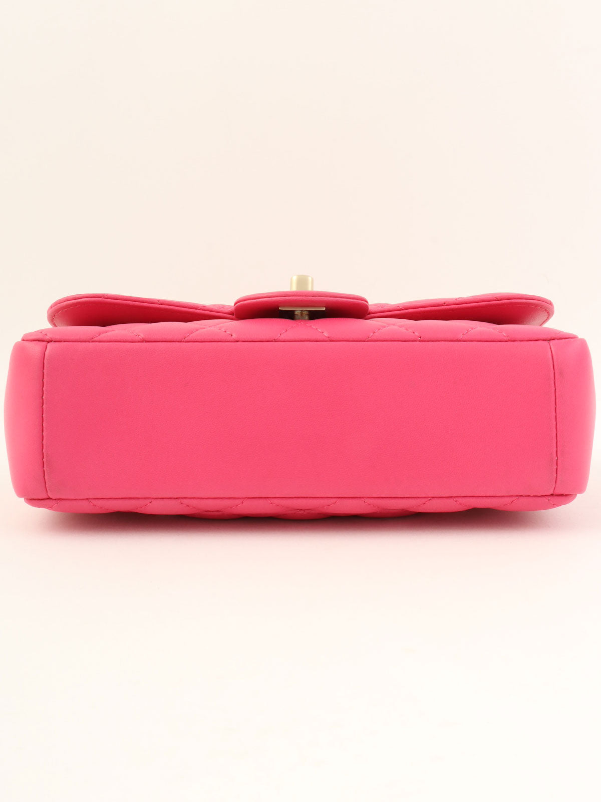 2015 Matelasse Stitch CC 旋锁单肩包 粉色