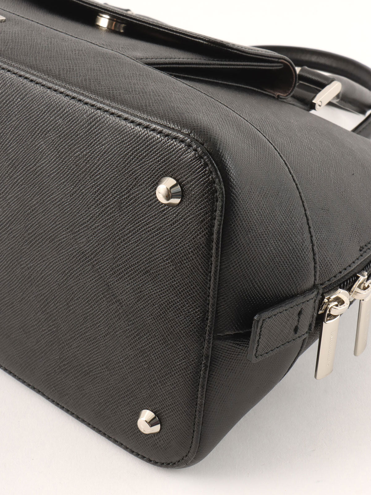 ロゴプレートハンドバッグ ブラック